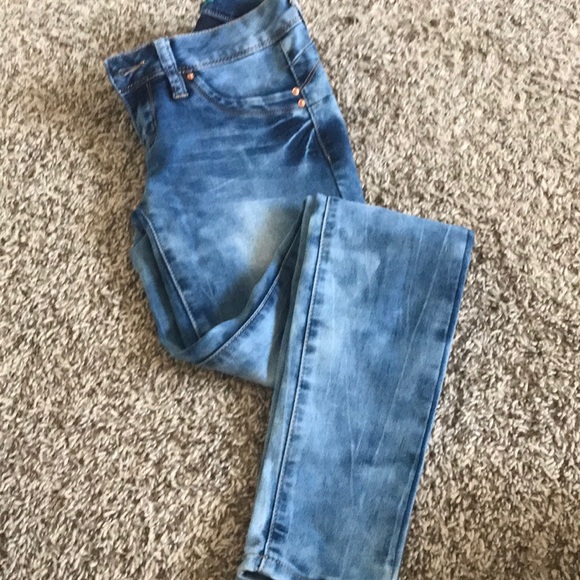 Ymi Wanna Betta Butt Acid Wash Jeggings - Picture 4 of 5